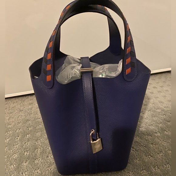P$3600 Hermes Picotin 18 Bleu Encre Bag with silver lock - Picture 2 of 8